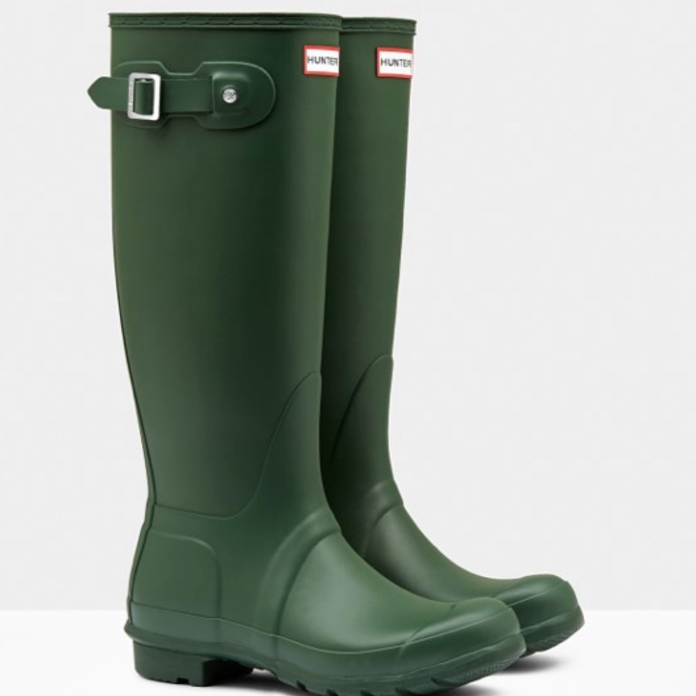 BRAND NEW HUNTER BOOTS - TALL MATTE GREEN SIZE 9